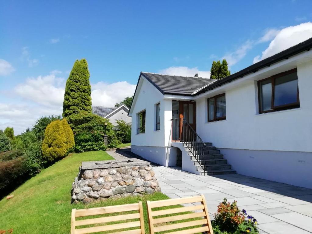 Black Sheep Bunkhouse Hostel Fort William Exterior photo